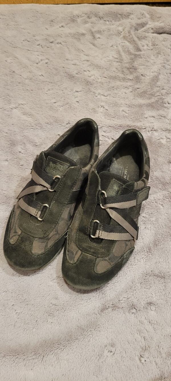 COACH Juli Signature C Sneakers Womens 7 M Black Gray Canvas Shoes Designer